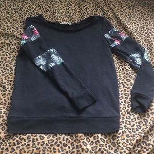 Black Jessica Simpson shirt with pineapple sleeves